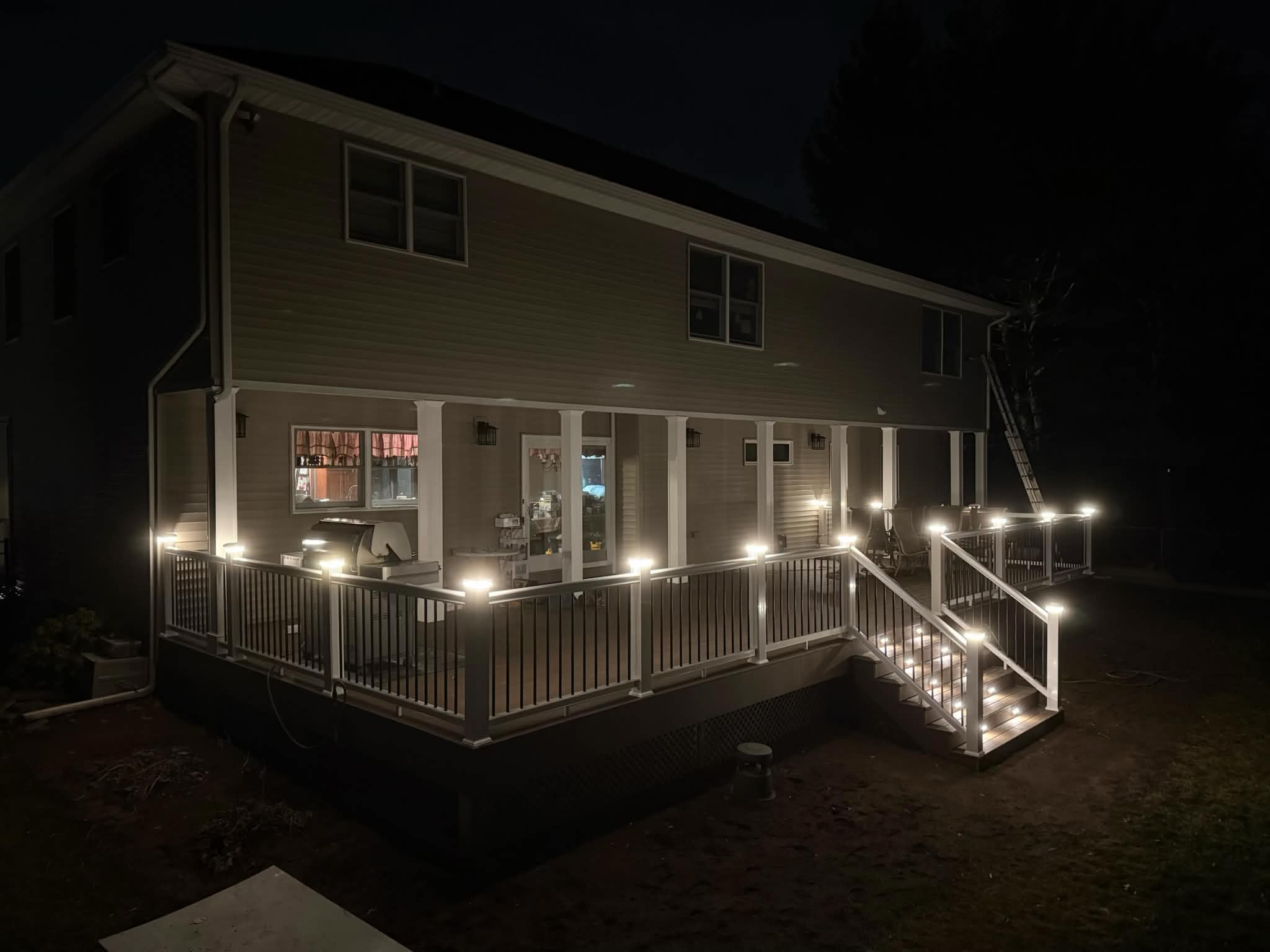Custom deck with integrated LED lighting